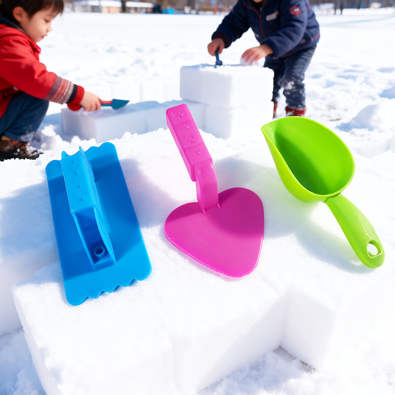 4個入りスノーサンド建設おもちゃセット 砂レンガメーカー型  - Kids Outdoor Park のレビューと価格